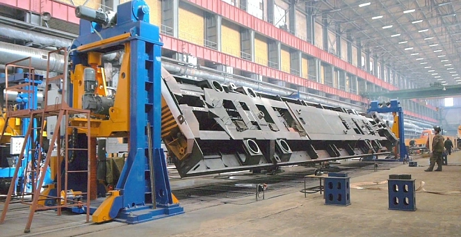 Headstock and tailstock positioners with a load capacity of 30 tons (locomotive frame welding) 